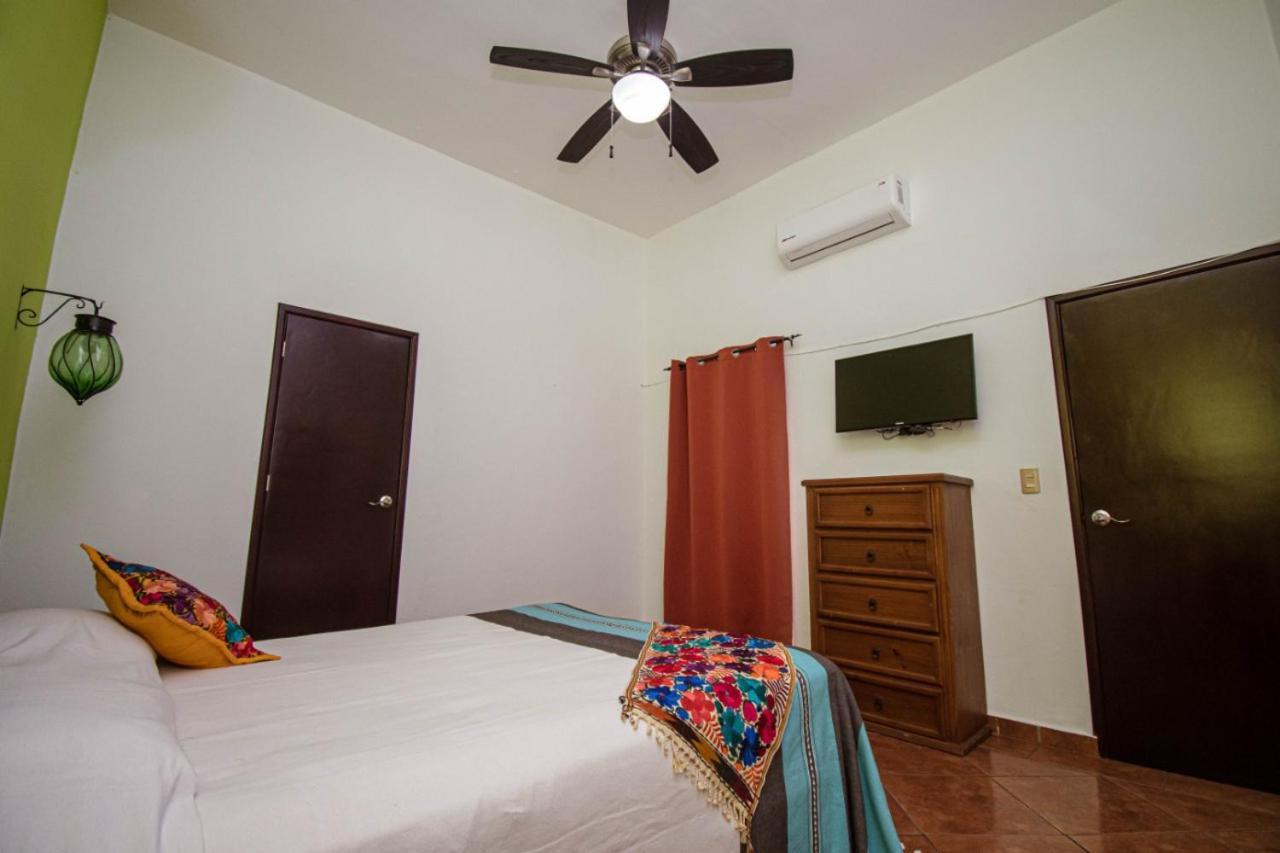 Departamentos Claussen Hotel Mazatlan Exterior photo