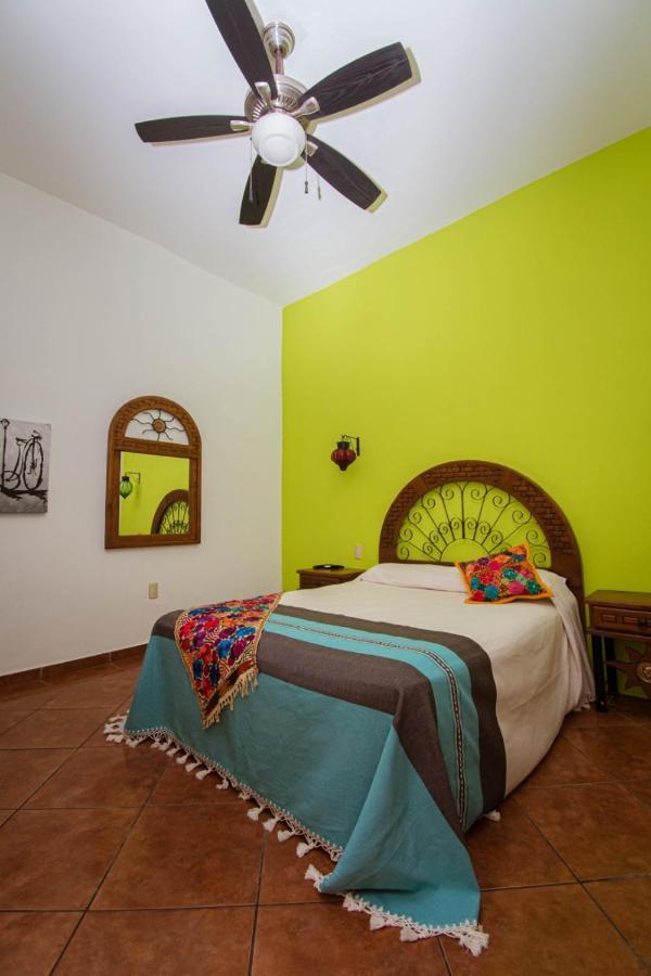 Departamentos Claussen Hotel Mazatlan Exterior photo
