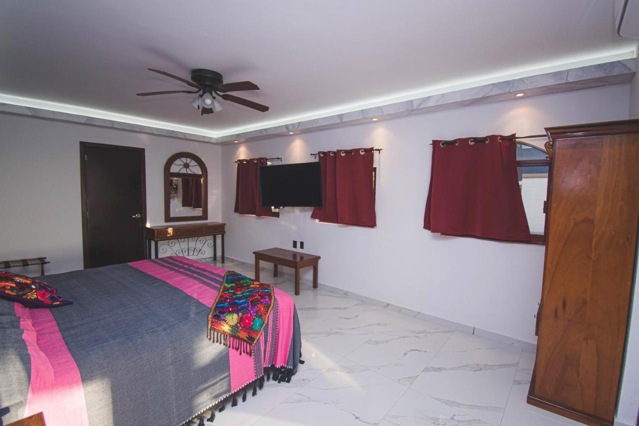 Departamentos Claussen Hotel Mazatlan Exterior photo
