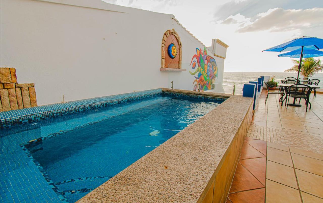 Departamentos Claussen Hotel Mazatlan Exterior photo